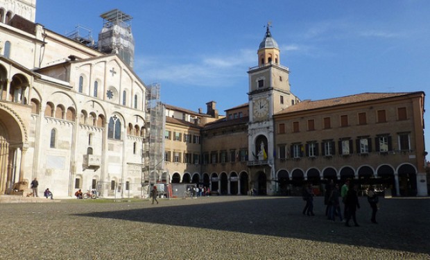 “Maratona dell’umanità”: in piazza a Modena, i nomi delle 34.361 vittime dell’Europa dei muri
